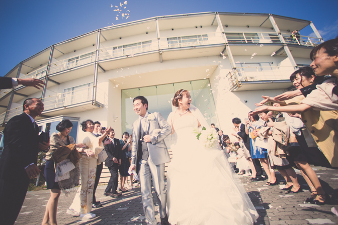 明石海峡大橋で結婚式の写真撮影