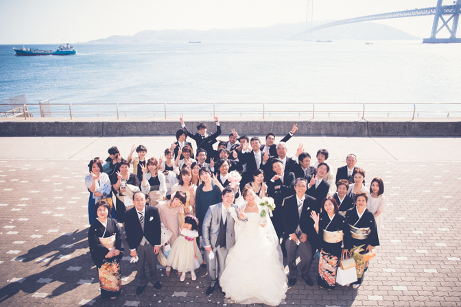 明石海峡大橋で結婚式の写真撮影